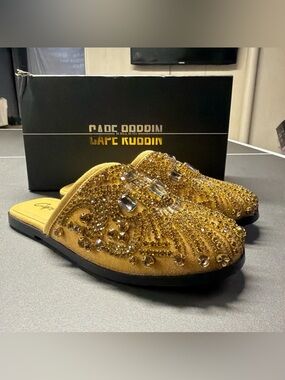 Cape Robbin Yellow Rhinestone Embellished Mule Flats Gold Crystal Slides Size 6